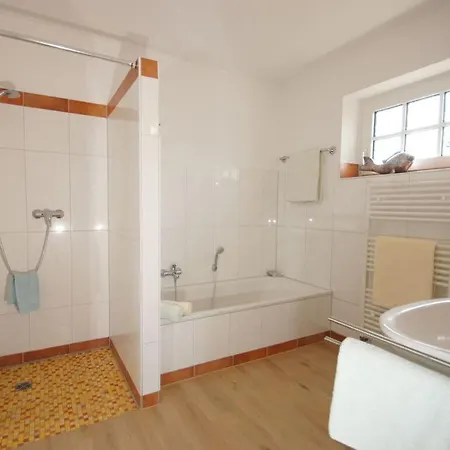 For Up To 11 People Apartman